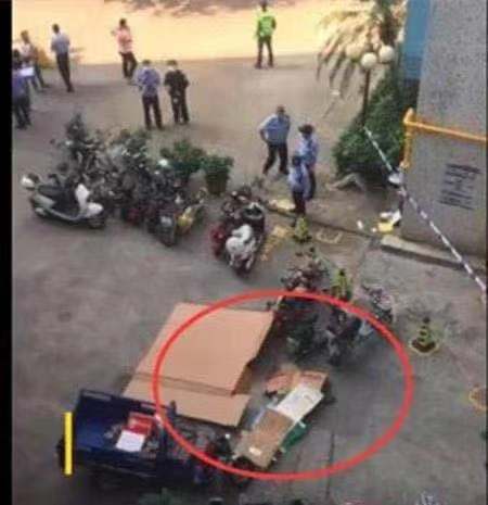 广东东莞一男子坠楼砸中快递员均死亡，无辜路人被砸死该谁来为此负责？